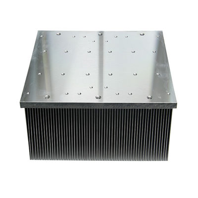 Extrusion en aluminium carrée de radiateur de refroidissement à l'air d'aileron d'insertion